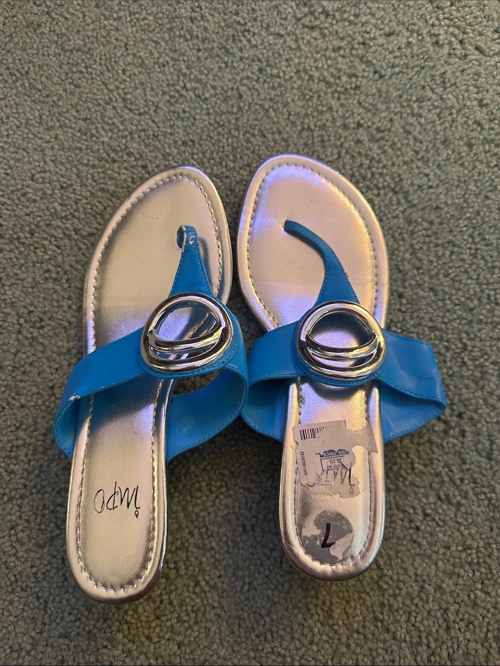 Wedge Toe-Loop Sandals in Bright Blue - Unbranded